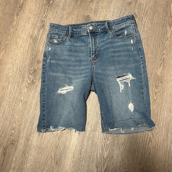 Old Navy Distressed Jean Shorts 10 🩳 - Picture 1 of 9